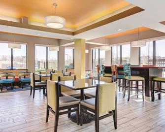 OYO Townhouse Jackson - Ridgeland - Jackson - Restaurant