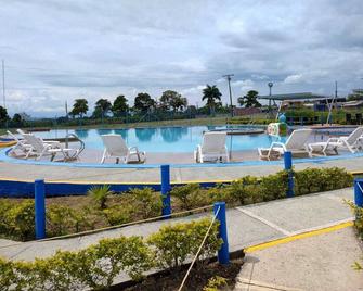 Apartamento muy Comodo Cerca al Parque del Café - Montenegro - Pool