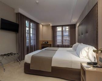 Gran Hotel Barcino - Barcelona - Habitación