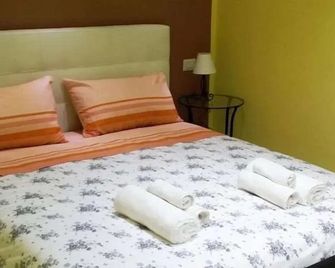 B&B La Ferrovia - Benevento - Спальня