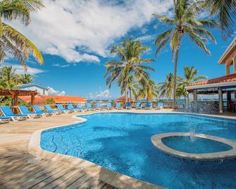 Sunbreeze Hotel - San Pedro Town - Pool