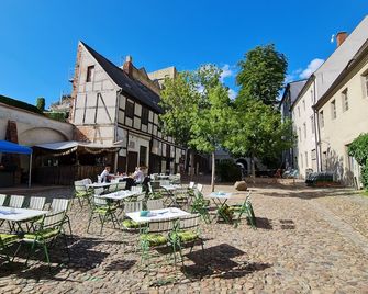 Hotel Cranach-Herberge City Centre - Lutherstadt Wittenberg - Innenhof