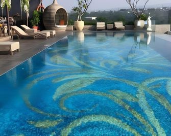 Belviu Hotel Bandung - Bandung - Pool