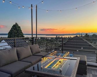 Comfortable Home in the Heart of West Seattle - Seattle - Balcony
