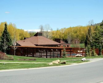 White Pines Three Kings Townhome 1-Bedroom Loft -- Walk To Park City Mountain Ski Resort - Park City - Building