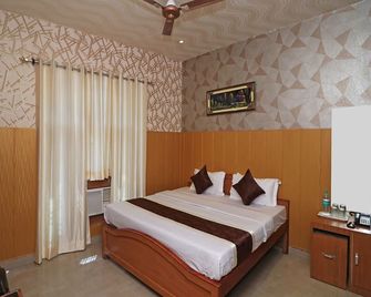 Oyo 13234 Hotel Mahak - Lucknow
