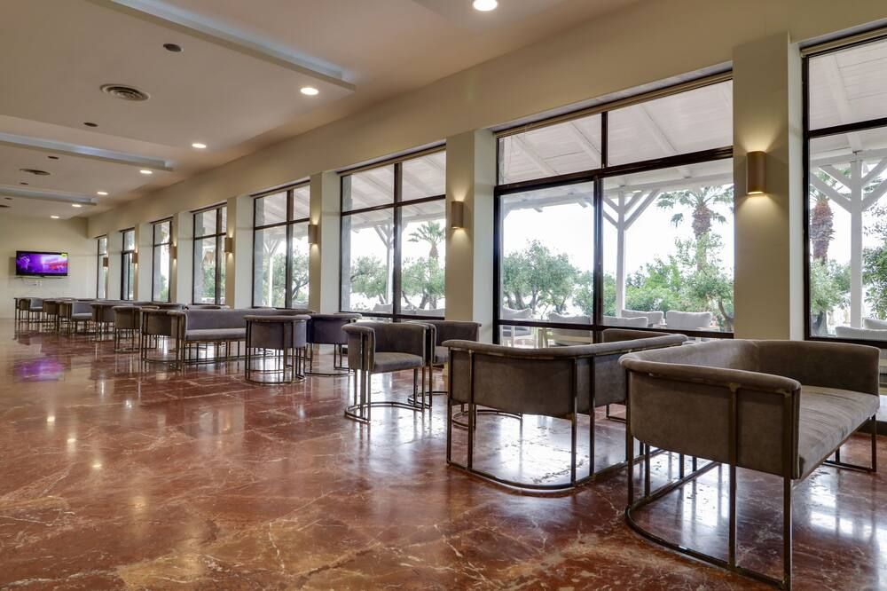 Calamos Beach Family Club