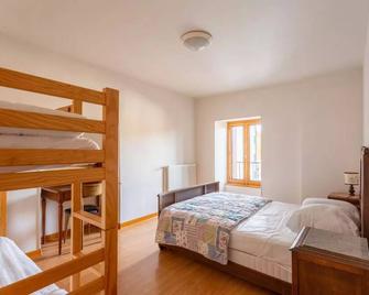 Maison De Caractere- Puy De Dome - Pontgibaud - Chambre