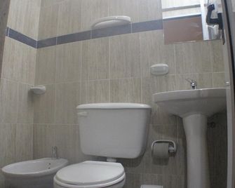 Hotel Los Cedros - Buenos Aires - Bad