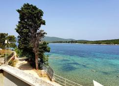 Apartment Blue - right at the beach: - Ilovik (Island Ilovik), Island Losinj, Croatia - Veli Losinj - Beach