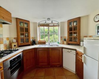 Coach House In The Picturesque Village Of Mere - Gillingham - Kitchen
