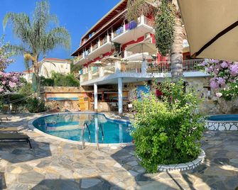 Filoxenia Sea View - Parga - Pool
