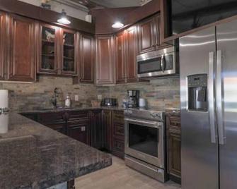 The Yellowstone in Princeton - Princeton - Kitchen