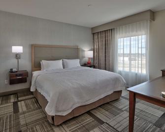 Hampton Inn & Suites Artesia - Artesia - Bedroom