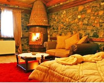 Ta Skalopatia - Agios Athanasios - Sala de estar