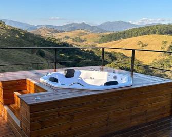 Luxury Cabin in the Mantiqueira Mountains - Alecrim Cabin - Itanhandu - Balkon