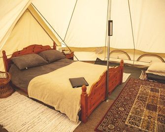 Luxury secluded glamping in the Brecon Beacons - Crickhowell - Bedroom