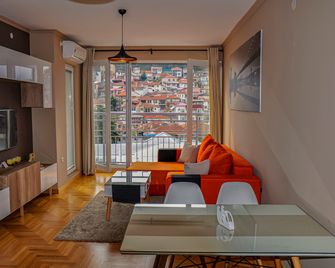 Apartments Fantasy With Free Parking - Ochryda - Pokój dzienny