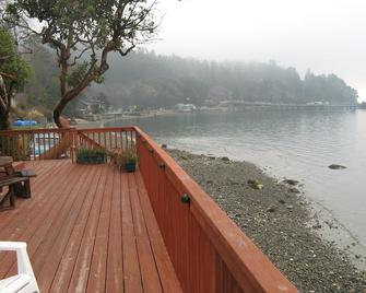 Clam Cove Cottage on South Vashon Island Beachfront - Vashon - Balcón
