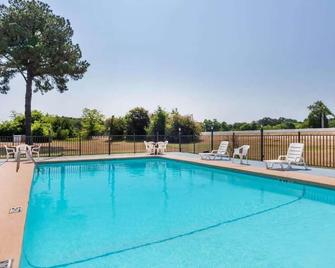 Arya Inn & Extended Stay - Longview - Pool