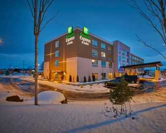 Holiday Inn Express & Suites Hermiston Downtown By IHG - Hermiston - Edificio