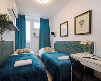 A cozy room near Rondo ONZ - Varsovia - Habitación