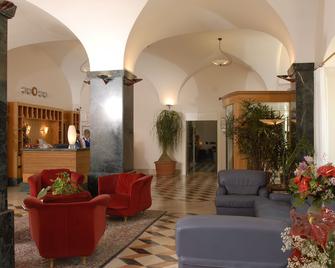 Hotel Vecchio Mulino - Monopoli - Recepción