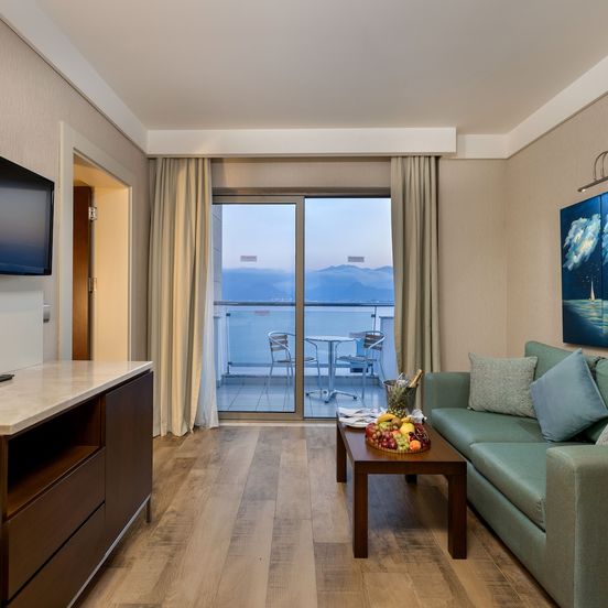 Ramada Plaza by Wyndham Antalya image 1