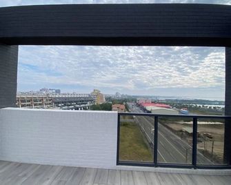 Sky Bnb - Pingtung City - Balkon