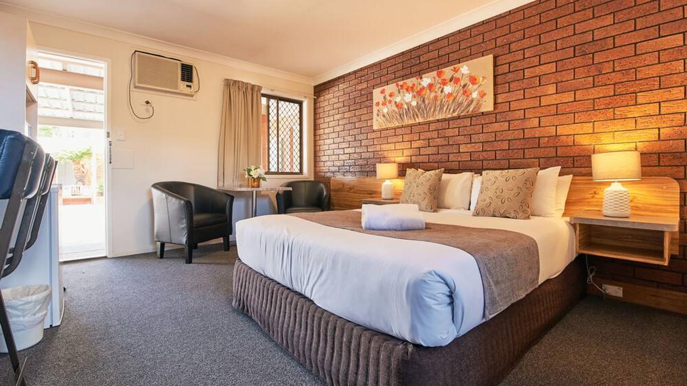 Ruthven Street Motor Inn