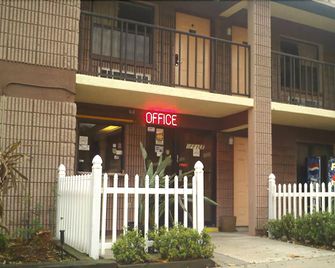 East Lake Inn - Tampa - Edificio