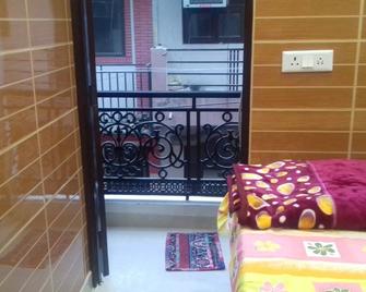 Posh Sdelhi Foreigners Area, Vsafe, Lajpat Ngr-2 - New Delhi - Bedroom