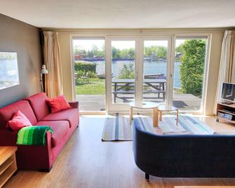 Lakehouse - Overnachten in Stijl - Eelderwolde - Sala de estar