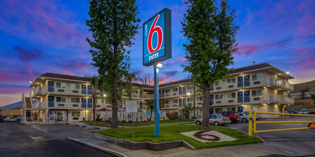Motel 6 San Bernardino North $83 ($̶2̶7̶5̶). San Bernardino Hotel Deals