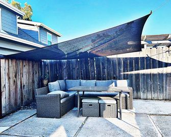 Livermore Firefly Guesthouse - Family Friendly - near Downtown! - Livermore - Patio