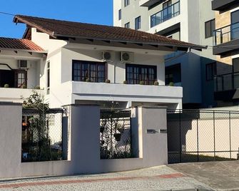 Casa Confortável - Joinville - Bina