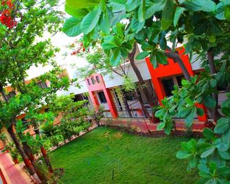 Sai Atithi Resort - Shirdi - Außenansicht