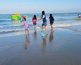 Z-Beach Resort - Pak Nam Pran
