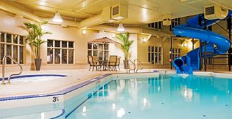 Holiday Inn Express Grande Prairie - Grande Prairie - Pool