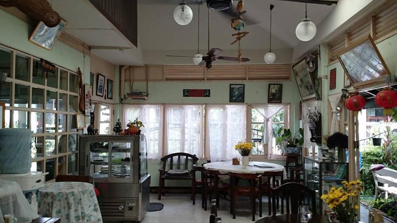 Baan Somboon Guesthouse