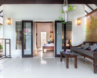 Bale Sampan Boutique Bungalows - Pemenang - Lobby