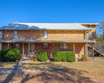 Primrose Family Lodge - Sulphur - Edificio