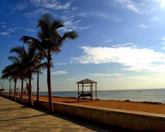 Chaplin Hotel - Pondicherry - Beach