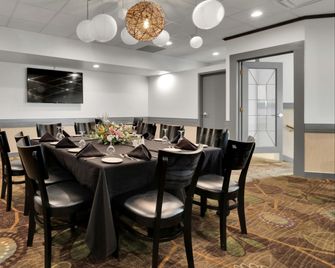 Holiday Inn Peterborough-Waterfront By IHG - Peterborough - Restaurant