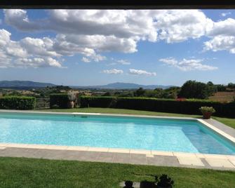 Agriturismo Prati Degli Orti - Montiano - Басейн