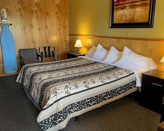 High Point Mountain Motel - Sussex - Bedroom