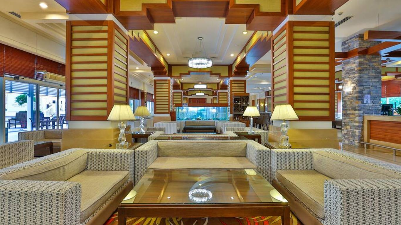 Crystal De Luxe Resort & Spa