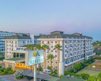 Meryan Hotel - אוקורצ'אלאר - בניין