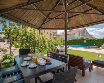 Apartment Arausa with Pool I - Vodice - Balkon