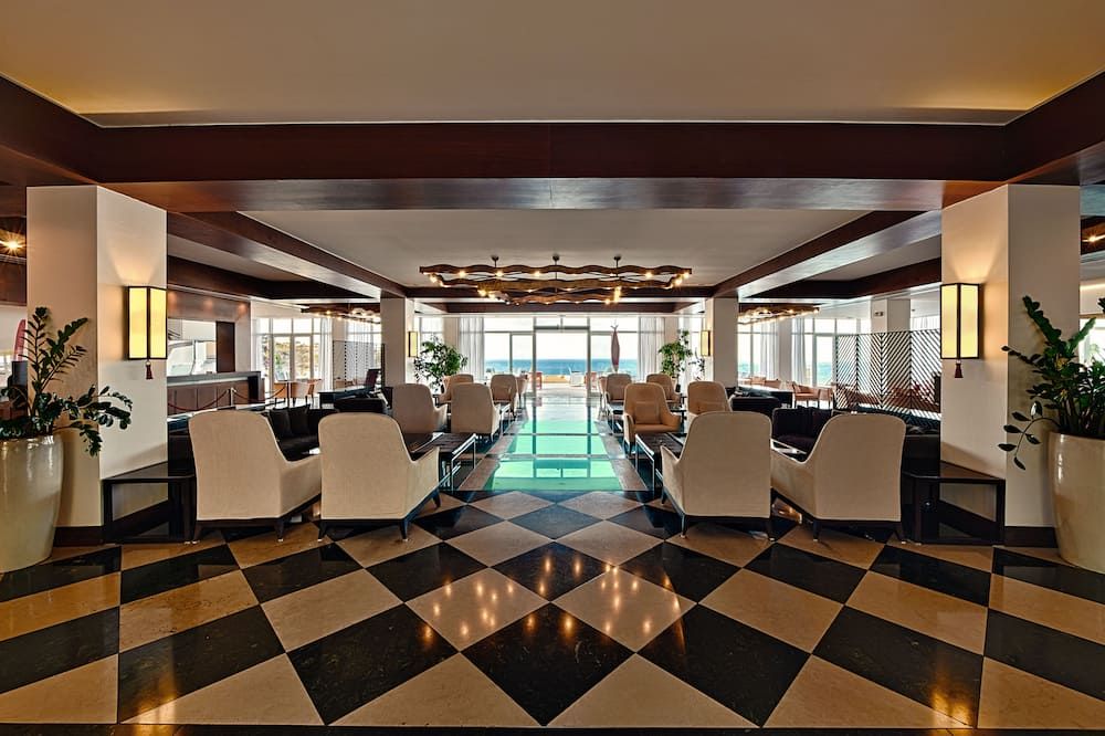 Louis Apostolata Island Resort